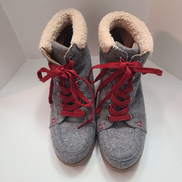 Korks Evie Women's Hiking bootie Style Trendy Popular Functional Lace Up Sz 7 - Picture 8 of 8